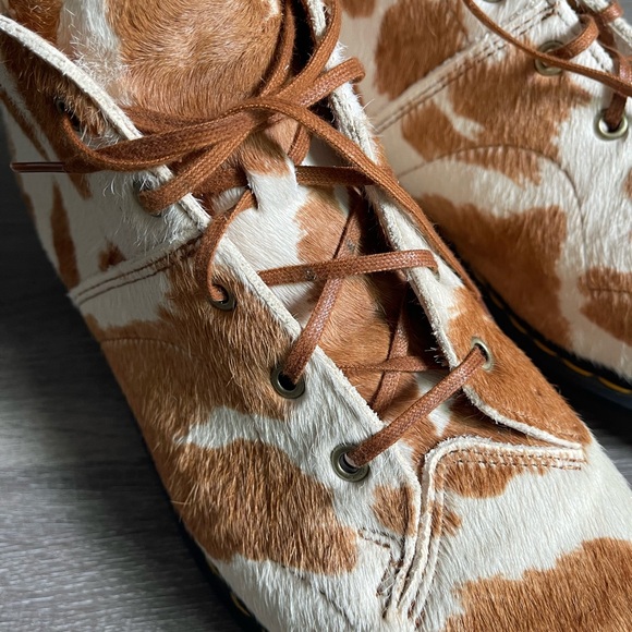 Dr. Martens Cowprint Hair-On Leather Boots – Tan & White, Rare, Unisex - Picture 3 of 7